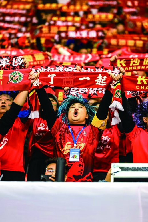 “链接”世界足球，探索长红之路