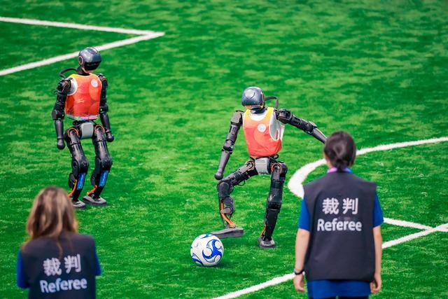人形机器人运动会前瞻：球员变“聪明”，足球赛观赏性升级