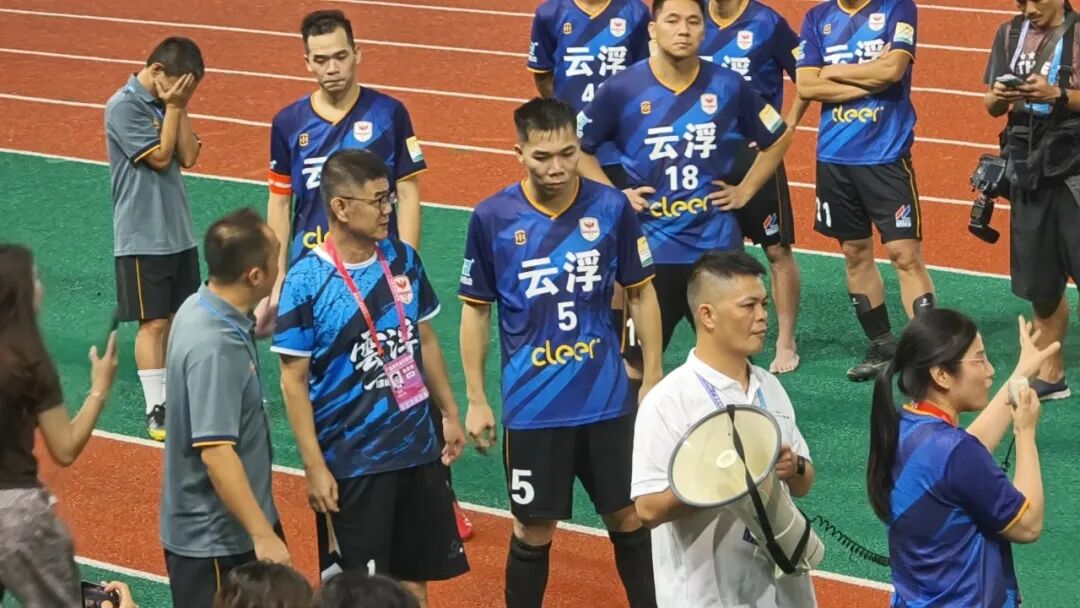 7月18日晚云浮队以1：2憾负中山队后现场