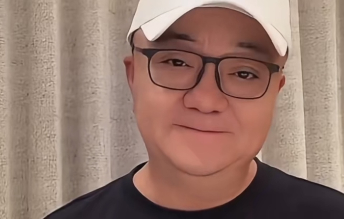 名嘴暗讽董路：裁判刷新下限！无底线偏袒足球小将 就差自己上去踢了
