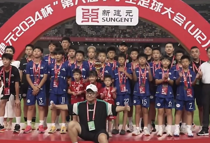 董路：没夺冠不甘心！过去9年一直身处逆境 这些少年是中国足球希望