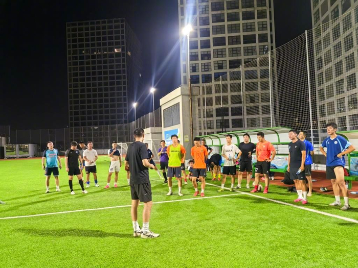 30名市北球员集结首训，为青岛城市足球争霸赛吹响号角
